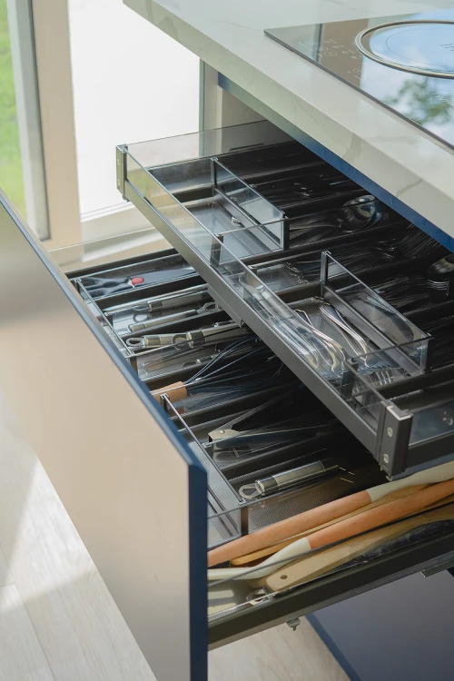 Equipped with high-quality stainless steel and wooden utensils.