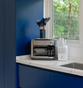 Prepare your meals quickly, crispy, and healthily with our hot-air technology, designed for oil-free cooking.